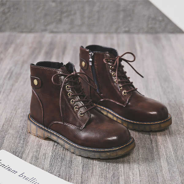 Női bőr alkalmi csizma fűzővel és csattal