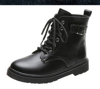 Alkalmi női fekete csizma csattal