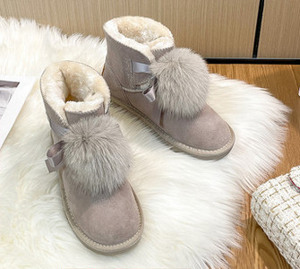 Női csizma meleg béléssel és pehellyel - többféle modell