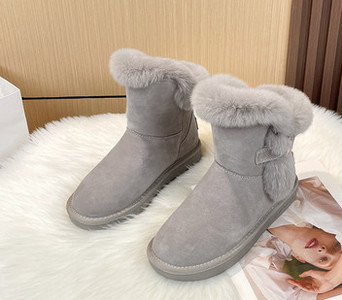 Női csizma meleg béléssel és pehellyel - többféle modell