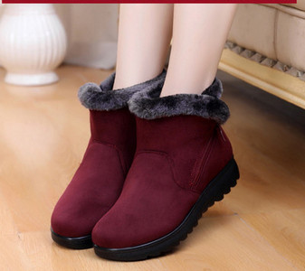 Γυναικείες μπότες από eco suede με φόδρα και φερμουάρ