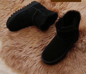 Meleg téli csizma masszív talppal