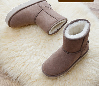 Meleg téli csizma masszív talppal