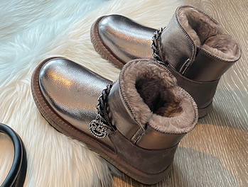 Női téli csizma eko bőrből és velúrból, fém díszítéssel