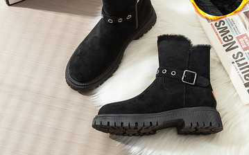 Ženske zimske čizme s kopčom i toplom postavom