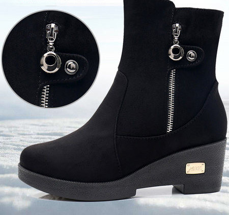 Női velúr csizma cipzárral