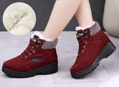 Naiste sooja voodriga talvesaapad punase ja musta värviga