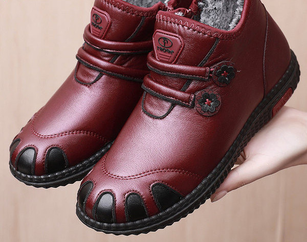 Naiste nahast saapad kirja ja lameda tallaga – paksu voodriga