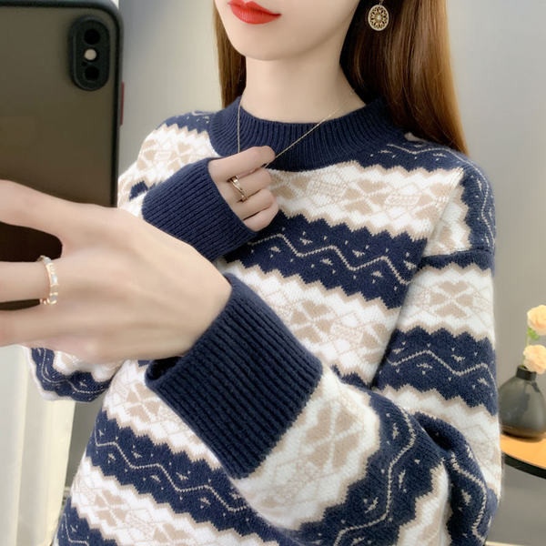 Női pulóver alacsony gallérral