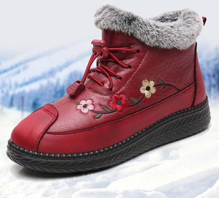Női alkalmi csizma meleg béléssel és hímzett virágokkal