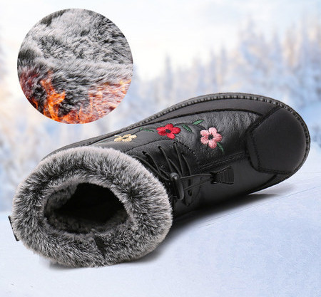 Női alkalmi csizma meleg béléssel és hímzett virágokkal