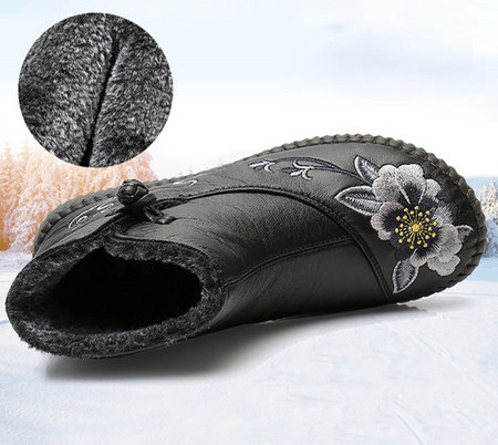 Moodsad tikandiga nahast saapad