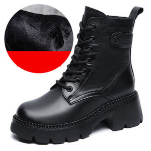 Moodsad pruuni ja musta krobelise tallaga naiste nahast saapad