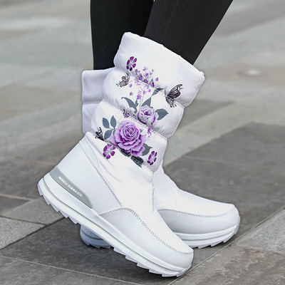 Tõmbluku ja libisemiskindla tallaga naiste talvesaapad