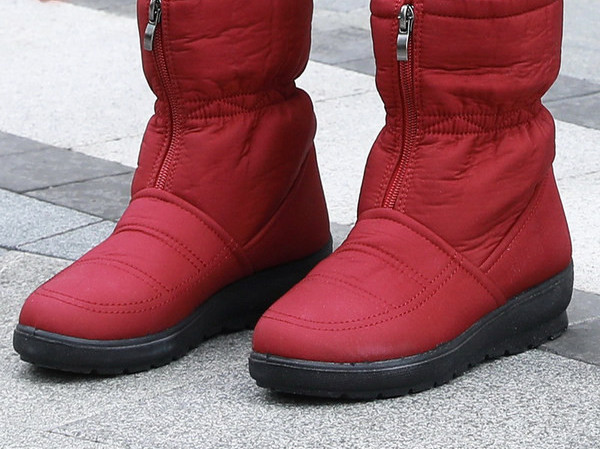 Γυναικεία χειμωνιάτικα μποτάκια με φερμουάρ