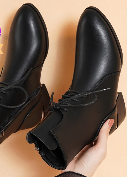 Naiste ökonahast saapad luku ja paeltega - retro stiilis