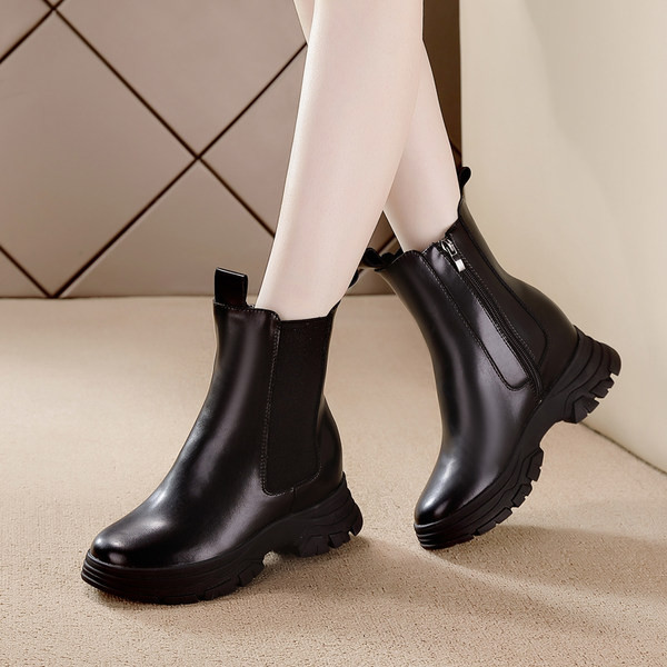 Kareda talla ja lukuga naiste nahast saapad