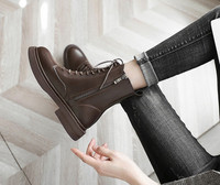 Új modell női csizma eco bőrrel, fűzővel