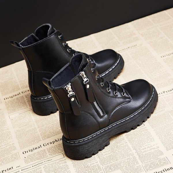 Tõmblukuga naiste talvesaapad - musta värvi