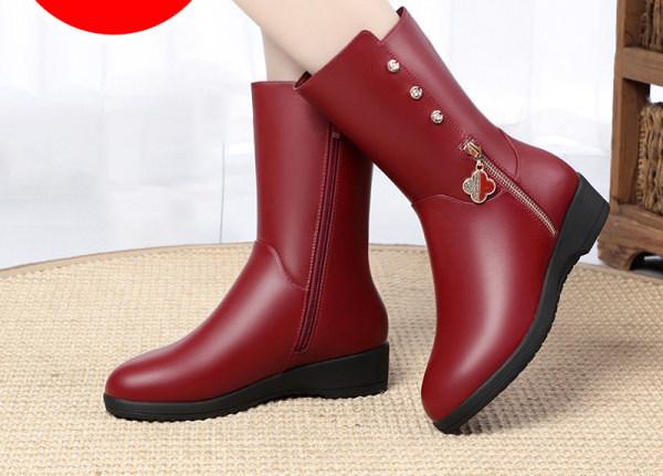 Alkalmi női műbőr csizma őszre-télre, meleg béléssel