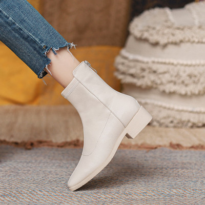 Naiste ühevärviliste kunstnahast saapade uus mudel