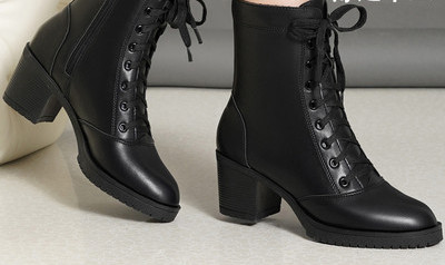 Női csizma eko bőrből tiszta modell, sarokkal