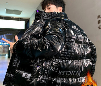 Kolmes värvitoonis kõrge kraega meeste talvejope