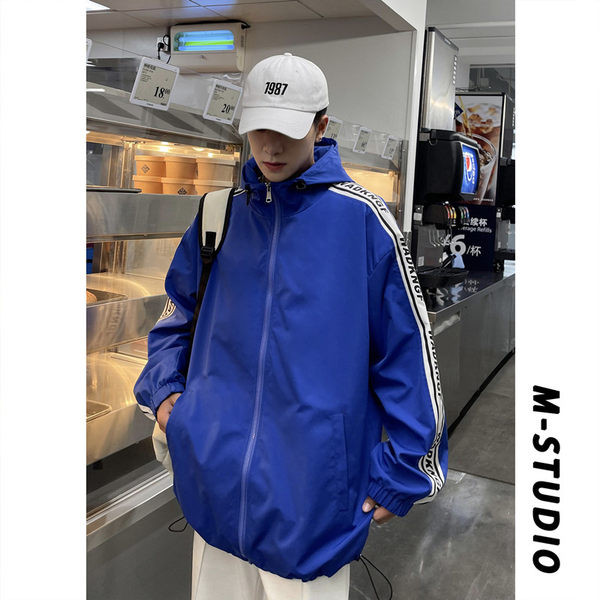 Neljas värvitoonis kapuutsiga meeste kevadjope