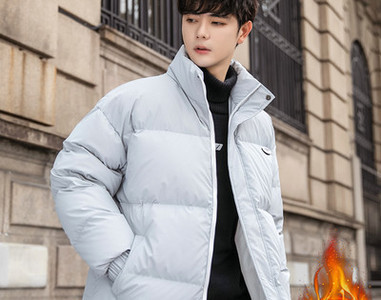 Igapäevane meeste talvejope embleemi ja taskutega