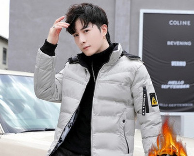 Meeste kaasaegne jope kahepoolne kapuutsiga mudel