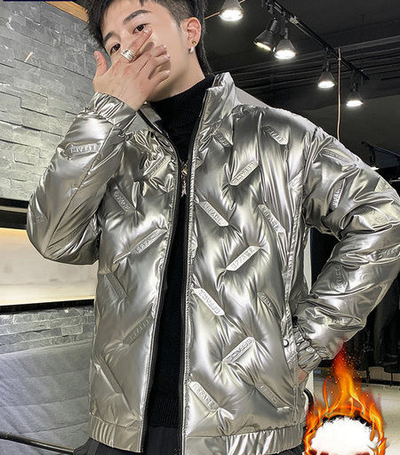 Moodne sooja voodriga talvejope meestele