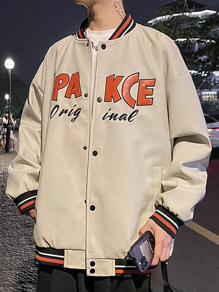 Meeste nahktagi, millel on kiri ja nööpkinnitus