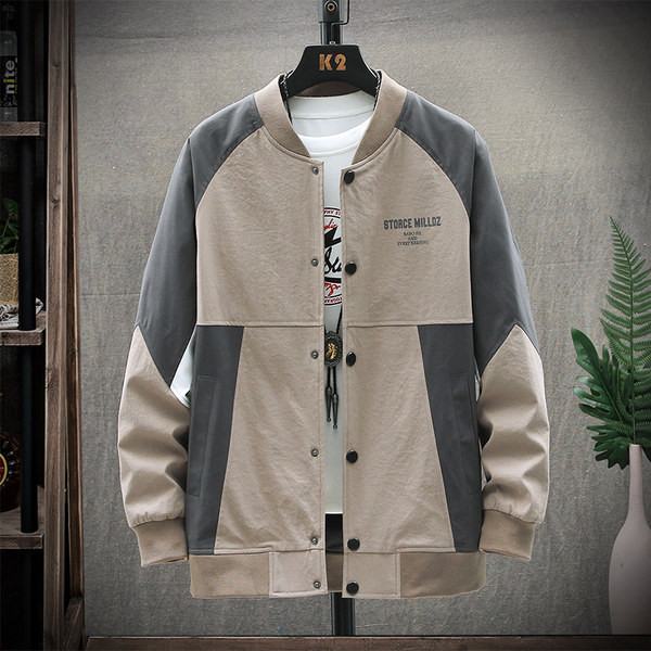 Férfi kabát gombokkal fehér és bézs színben