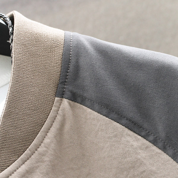 Férfi kabát gombokkal fehér és bézs színben