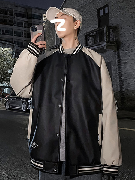 Új modell férfi kabát gombokkal és kerek nyakkivágással