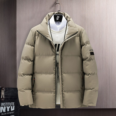 Tõmbluku ja kapuutsiga liibuv talvejope