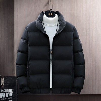 Tõmbluku ja kapuutsiga liibuv talvejope