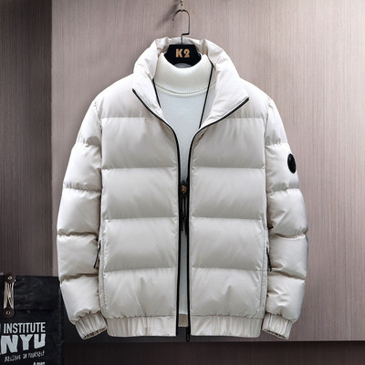 Tõmbluku ja kapuutsiga liibuv talvejope