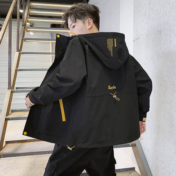 Kolmes värvitoonis kapuutsiga meeste kevadjope