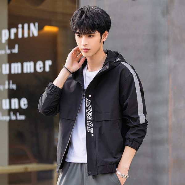 Meeste kevadjope kirja ja kapuutsiga