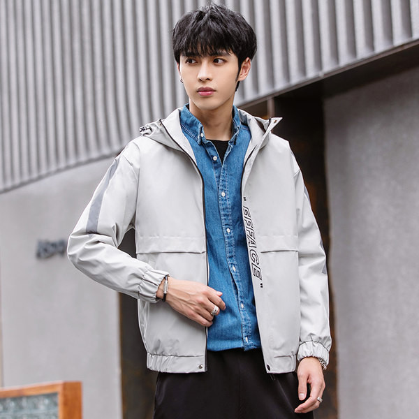 Meeste kevadjope kirja ja kapuutsiga