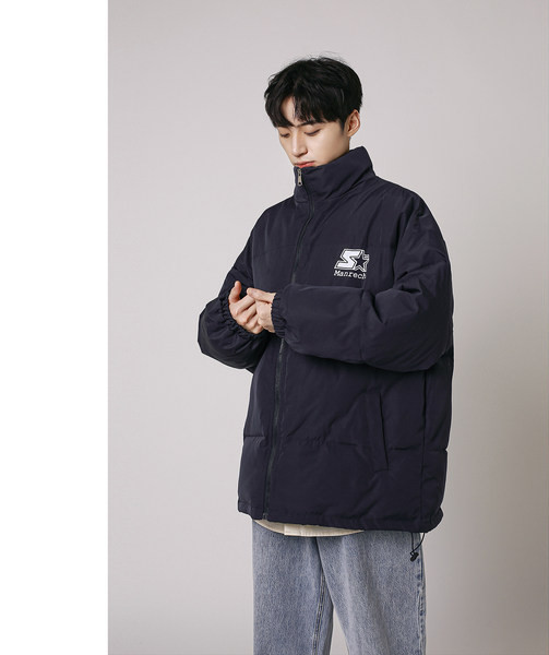 Ανδρικό χειμωνιάτικο μπουφάν με ψηλό γιακά και έμβλημα