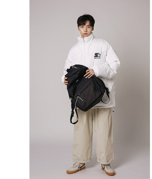 Ανδρικό χειμωνιάτικο μπουφάν με ψηλό γιακά και έμβλημα