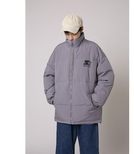 Ανδρικό χειμωνιάτικο μπουφάν με ψηλό γιακά και έμβλημα