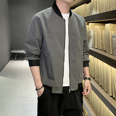 Kevadine kummiku ja lukuga meeste jope