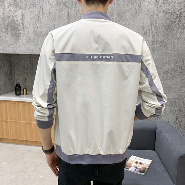 Madala krae ja taskutega kevadine meeste jope