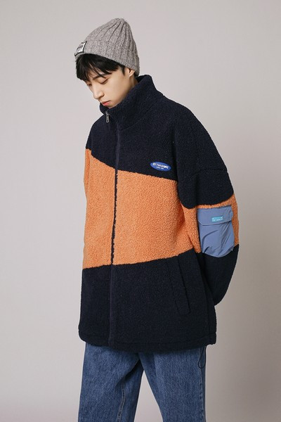 Tõmbluku ja kõrge kraega talvejope