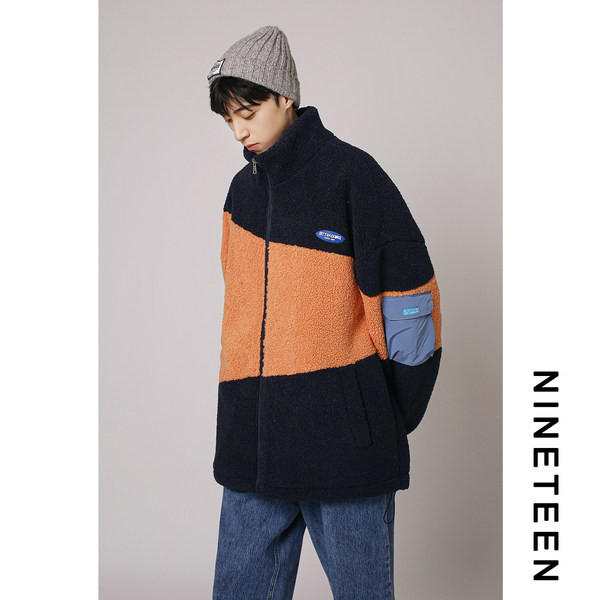 Tõmbluku ja kõrge kraega talvejope