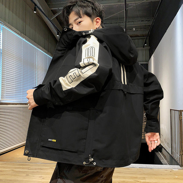 Kapuutsi ja taskutega meeste sügisjope