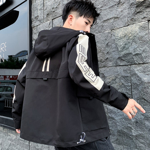 Kapuutsi ja taskutega meeste sügisjope